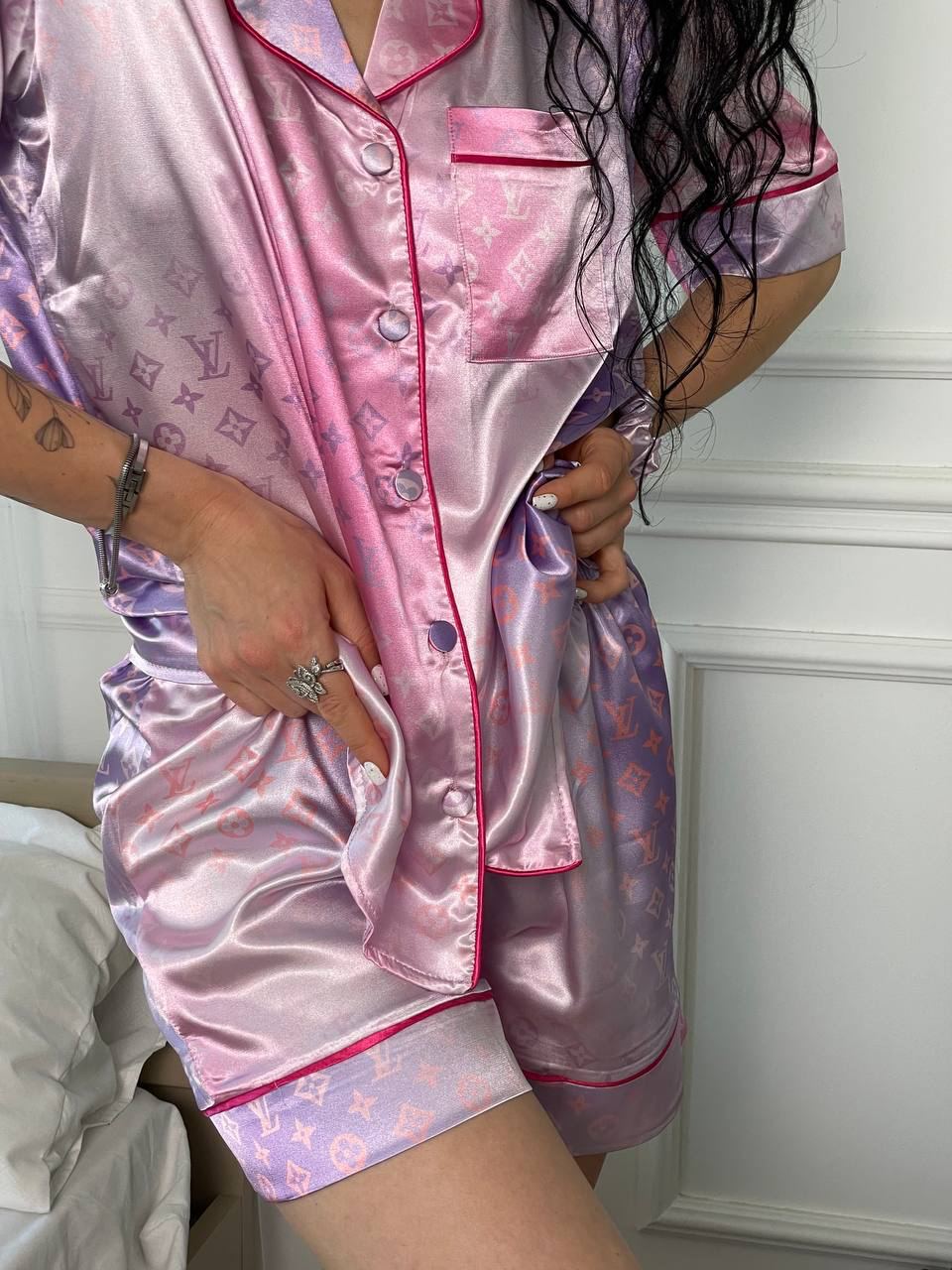 Жіноча піжама Louis Vuitton Рожева з шортами